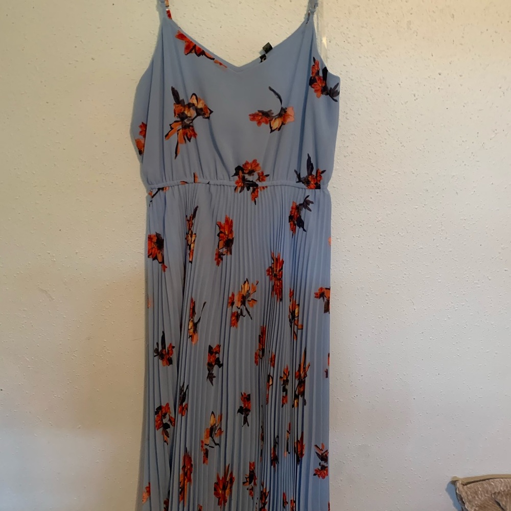 Dress - Picture 2 of 2